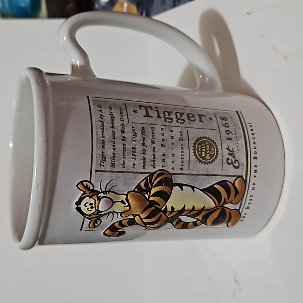 Winnie the Pooh A.A. Milne E.H. Shepard Tiger Biography 3D Embossed Vtg Rare